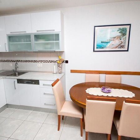 Apartman Seka Omiš Esterno foto