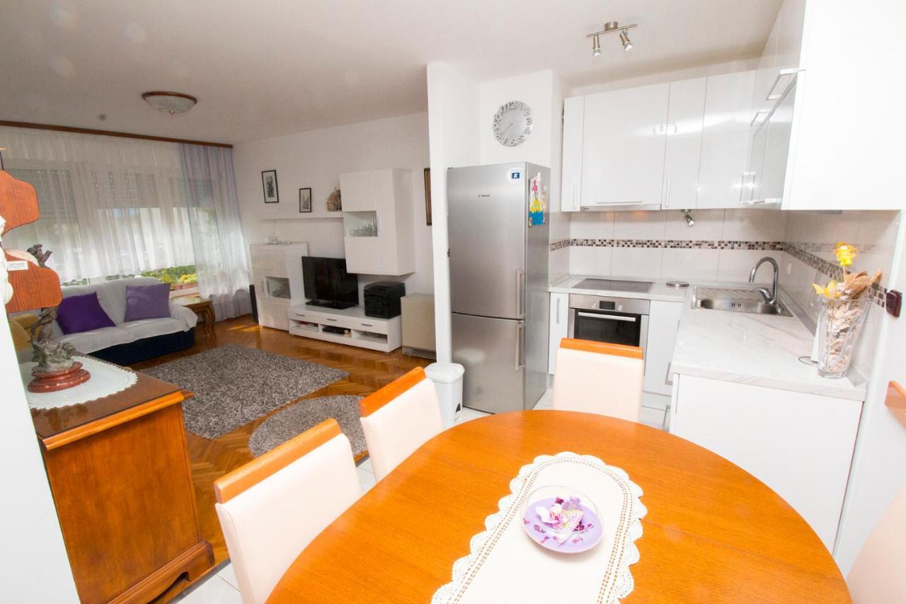 Apartman Seka Omiš Esterno foto